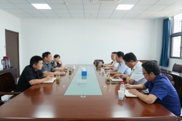 ​江贵生带队赴江淮工业学校考察调研